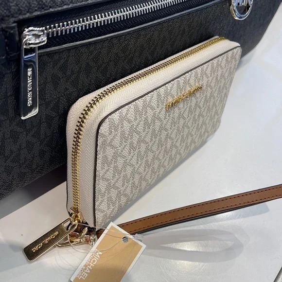 Michael Kors MK Signature Large Flat Multi-Function Phone Case Wallet Wristlet - Picture 14 of 16